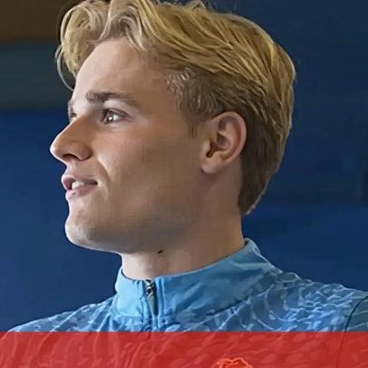 Froholdt arrisca no português e surpreende num dia especial