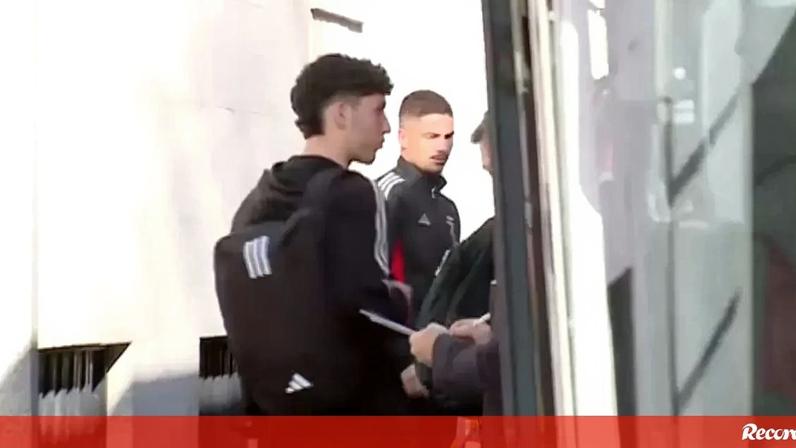 Prestianni depois de... Rui Costa: as imagens da saída do Benfica do hotel em Madrid