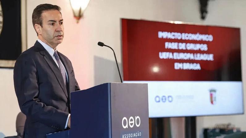 António Salvador na apresentação do estudo da Associação Empresarial de Braga,