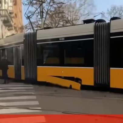 Descarrilamento de elétrico em Milão deixa 2 mortos e 40 feridos