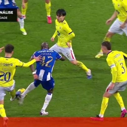 Penálti decide 2-1 para o FC Porto frente ao Arouca
