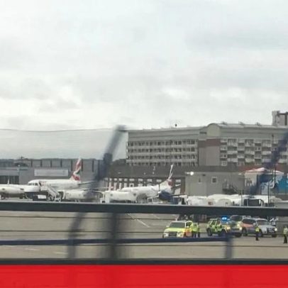 Homem detido por transportar armas falsas num comboio em Londres
