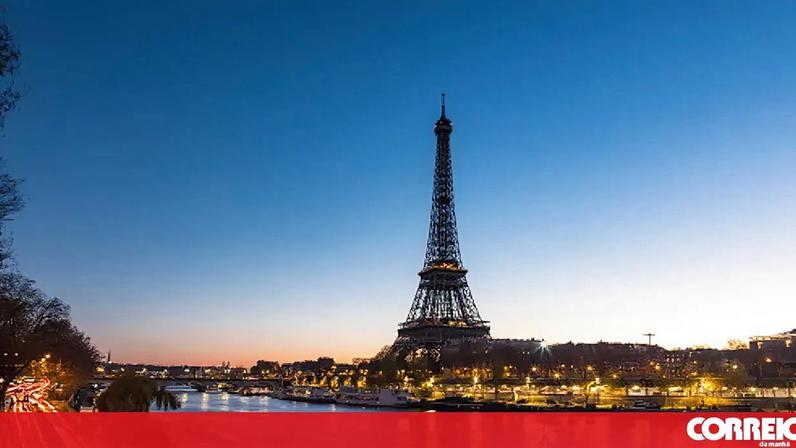 A Torre Eiffel, em Paris