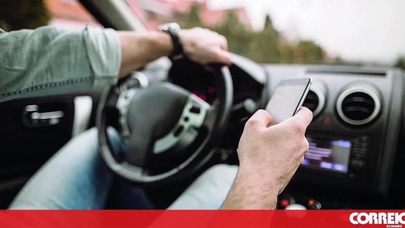 Campanha alerta para o perigo de usar telemóvel ao volante