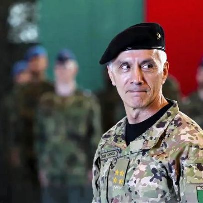 Chefe militar principal deixa o cargo e já se despediu