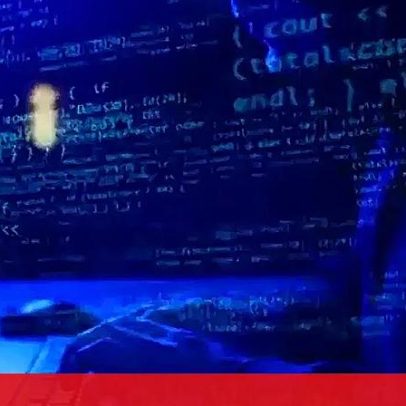 Jovem acusado de instigar massacres inicia o julgamento em Santa Maria da Feira