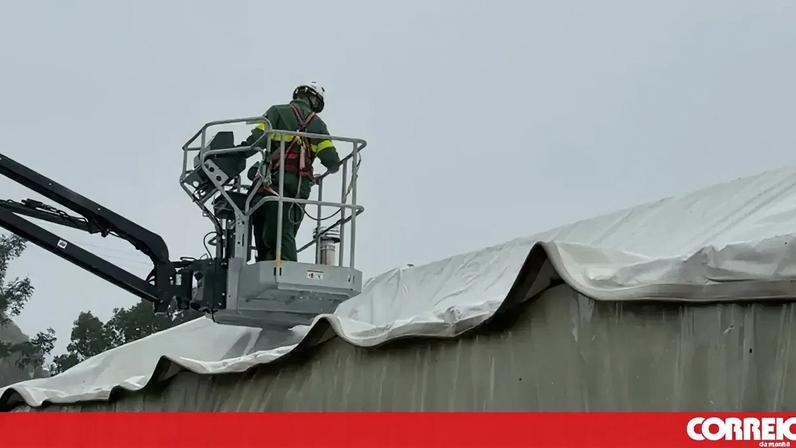 Exército repara telhados em Figueiró dos Vinhos