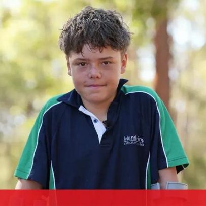 Rapaz de 13 anos nada quatro horas e salva família à deriva na Austrália