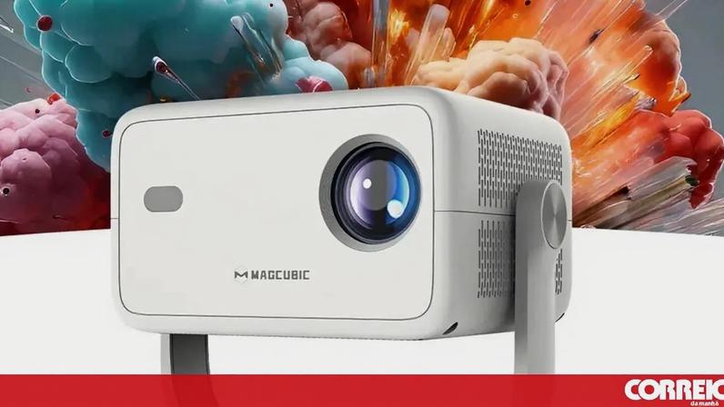 Projetor Magcubic para sessões de cinema em casa com apps e ligação a dispositivos