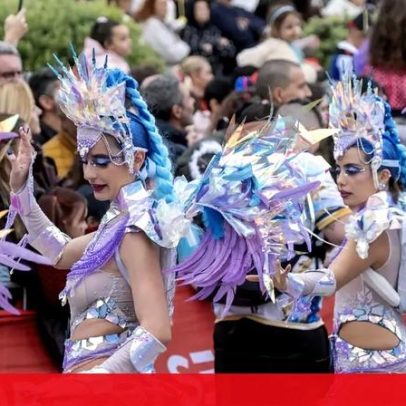 Carnaval mostra desfiles coloridos em todo o país