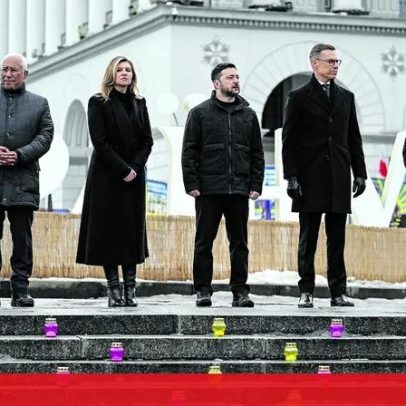 Zelensky: a Rússia não venceu a guerra e lembra quatro anos de conflito