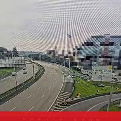 Condutor embate motocicleta ao falhar saída para Algés na CRIL