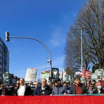 Trabalhadores protestam no Porto contra o pacote laboral