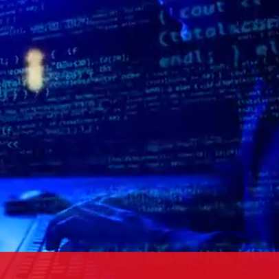 Jovem acusado de instigar massacres inicia julgamento em Santa Maria da Feira