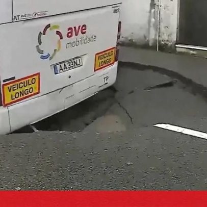 Autocarro preso numa cratera em estrada em Famalicão com dois feridos leves