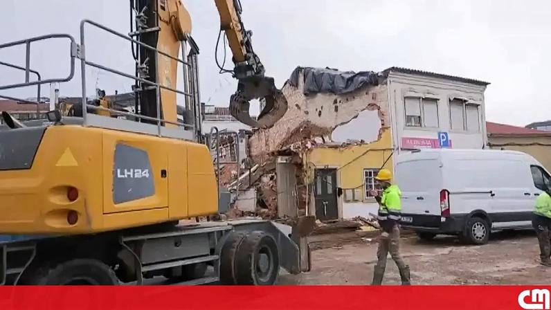 Prédio ruiu em Tomar e deixou duas famílias desalojadas, uma delas com um bebé de meses