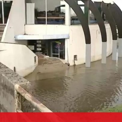 Café do Clube Náutico de Esposende alagado pela chuva intensa