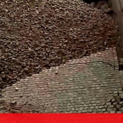 Mau tempo abre cratera na zona marginal de Vila Chã