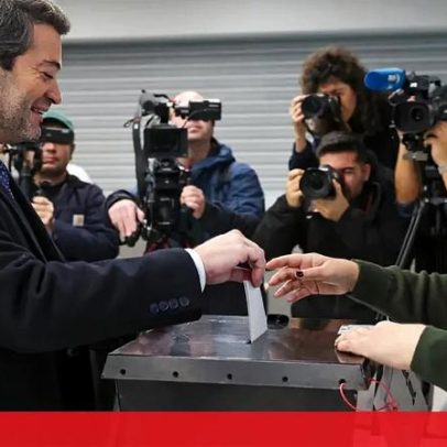 Ventura apela ao voto para não deixar o futuro nas mãos de outros