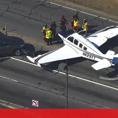 Avioneta colide com carros ao aterrar de emergência numa estrada nos EUA