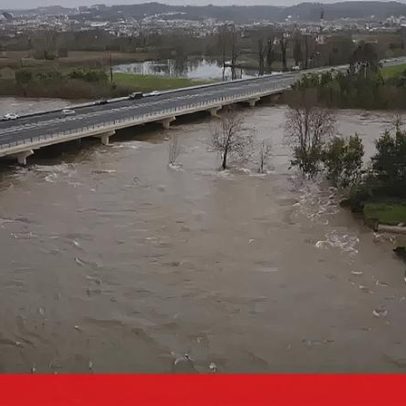 Casas alagadas e risco de inundação persiste em Montemor-o-Velho