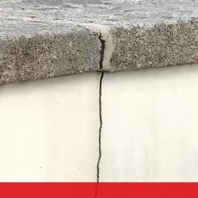 Muro em risco de derrocada encerra igreja em Arco de Baúlhe