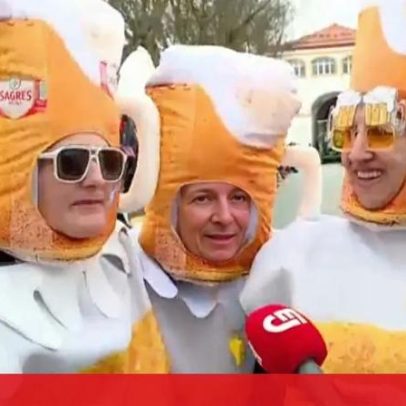 Centenas de pessoas celebram o Carnaval nas ruas de Elvas