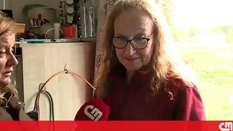 Idosa de 90 anos cai após chão de casa colapsar