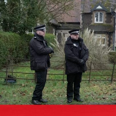 Imagens mostram operação policial na casa do ex-príncipe André