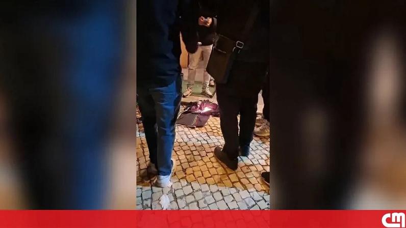 Adeptos do Sporting e Benfica em confrontos antes de jogo de futsal