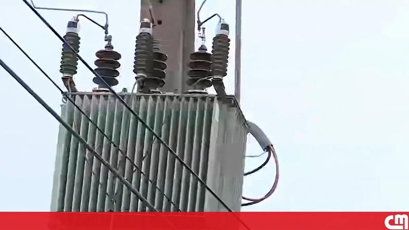 “Ele deu informações confidenciais”: Trump reage a declarações de Obama sobre a existência de extraterrestres