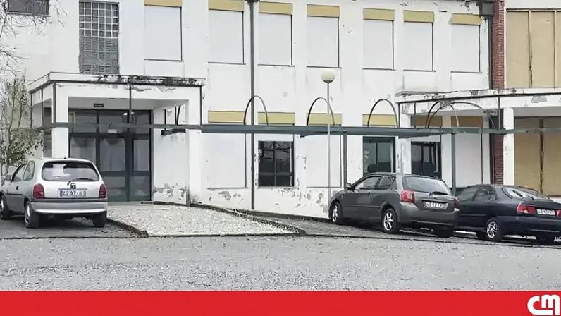 Famílias que ficaram desalojadas com a passagem da depressão Kristin ainda vivem em pavilhões improvisados