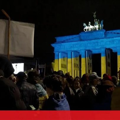 Milhares de pessoas manifestam-se em Berlim contra a invasão russa da Ucrânia