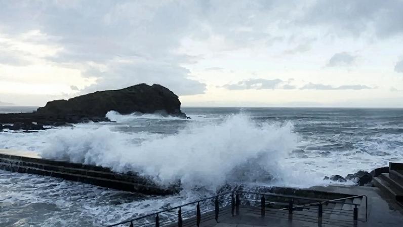 IPMA eleva para laranja aviso de agitação marítima no grupo Ocidental dos Açores