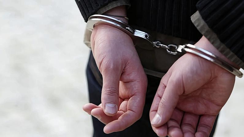 Três menores detidos por suspeitas de violarem jovem de 16 anos e divulgarem imagens do crime em Valência