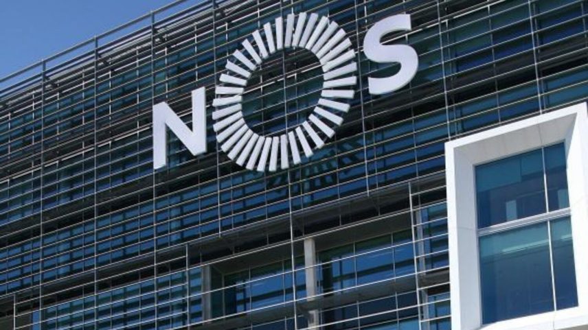 Fachada do edifício da empresa de telecomunicações NOS