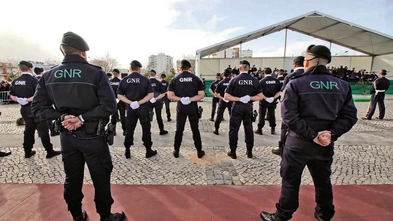 Militares da GNR em parada
