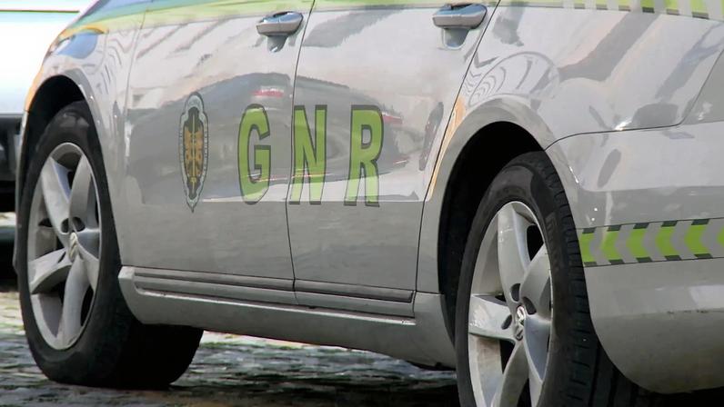 Homem de 41 anos foi detido na segunda-feira por 20 crimes de furto em estabelecimentos de ensino, centros sociais, casa mortuária e igrejas na região Oeste, informou esta sexta-feira a Guarda Nacional Republicana (GNR).