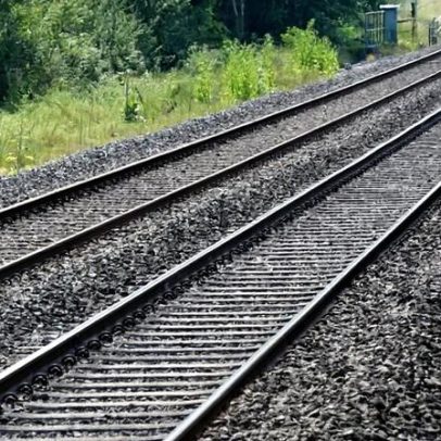 Circulação ferroviária permanece suspensa ou condicionada em várias linhas por mau tempo