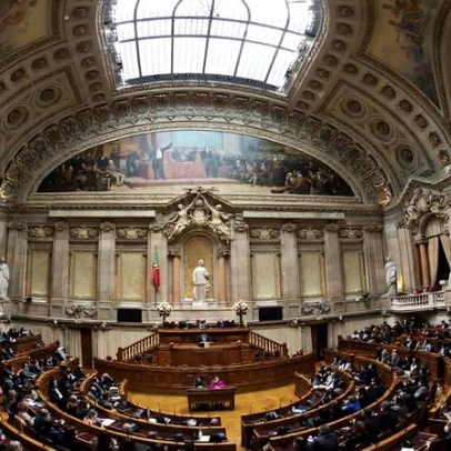 PSD apresenta projeto para travar acesso livre de menores de 16 às redes