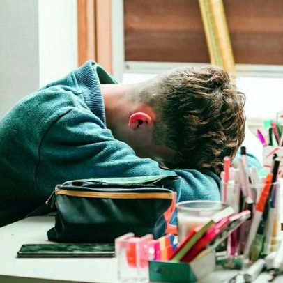 Rapazes imigrantes de famílias abastadas enfrentam maior risco de bullying