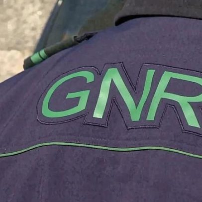Corpo é encontrado dentro de casa em Salvaterra de Magos após alerta de vizinho