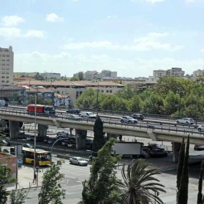Dupla de jovens detida por roubo de telemóvel em Lisboa