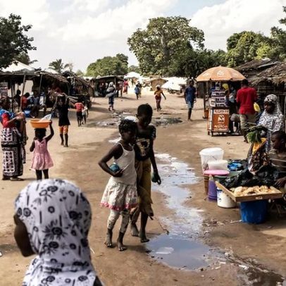 Descarga atmosférica atinge 13 pessoas em Moçambique, mata mãe e quatro filhos