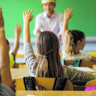 Alunos sem professores chegam a mais de 158 mil em janeiro