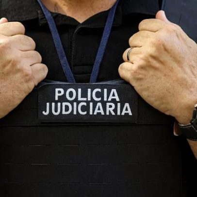 Homem viola mulher de 18 anos durante encontro em casa
