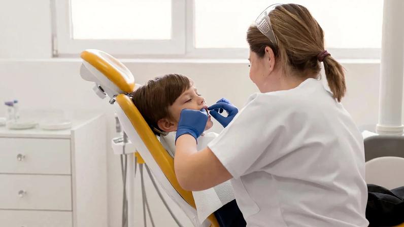 Crianças e jovens até aos 18 anos são quem mais utiliza os cheques-dentista