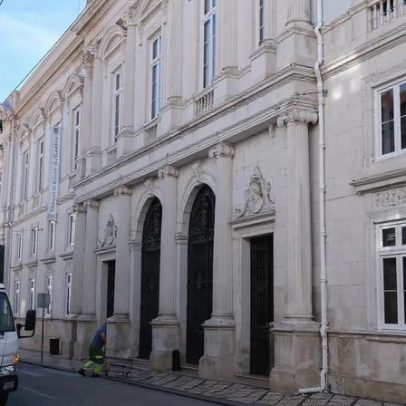 Homem condenado a 8,5 anos por abusar de dois meninos em casa de ama