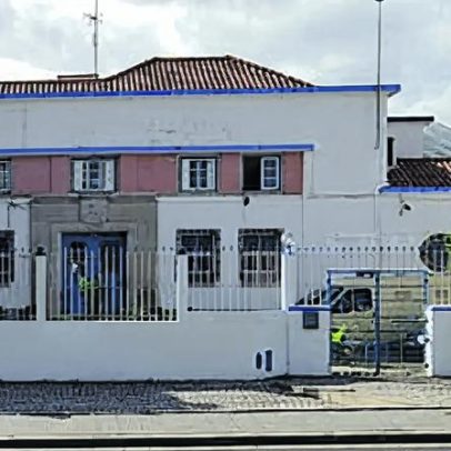 Suspeito de esfaquear mulher enquanto dormia em Montemor-o-Novo fica em prisão