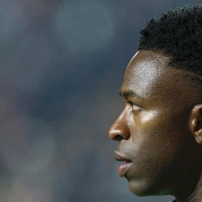 La Liga investiga insultos a Vinícius Júnior em Pamplona